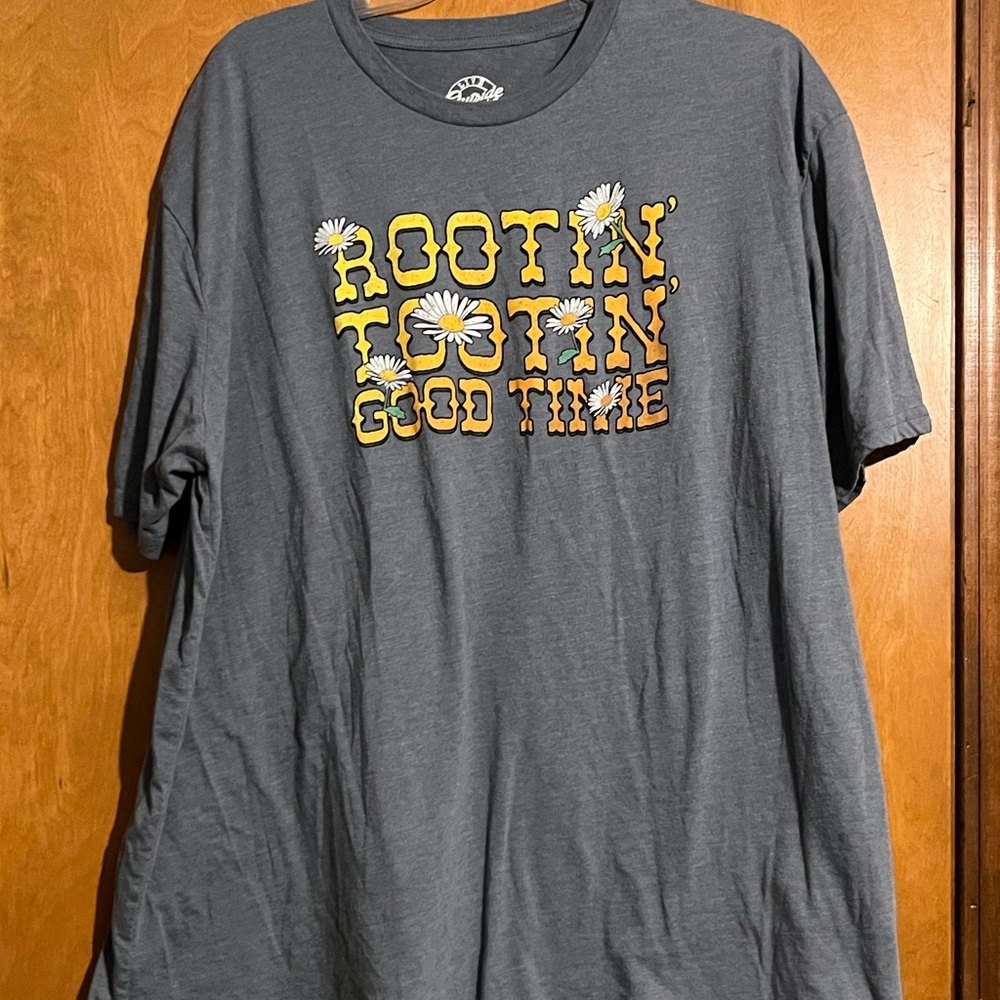 Rootin' Tootin' Graphic Tee in Charcoal Gray
